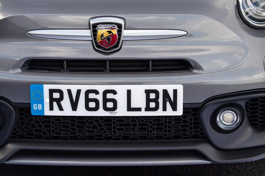 Детали экстерьера Abarth 595C Turismo (312) 2016 года  (UK) (фото 23 из 24)